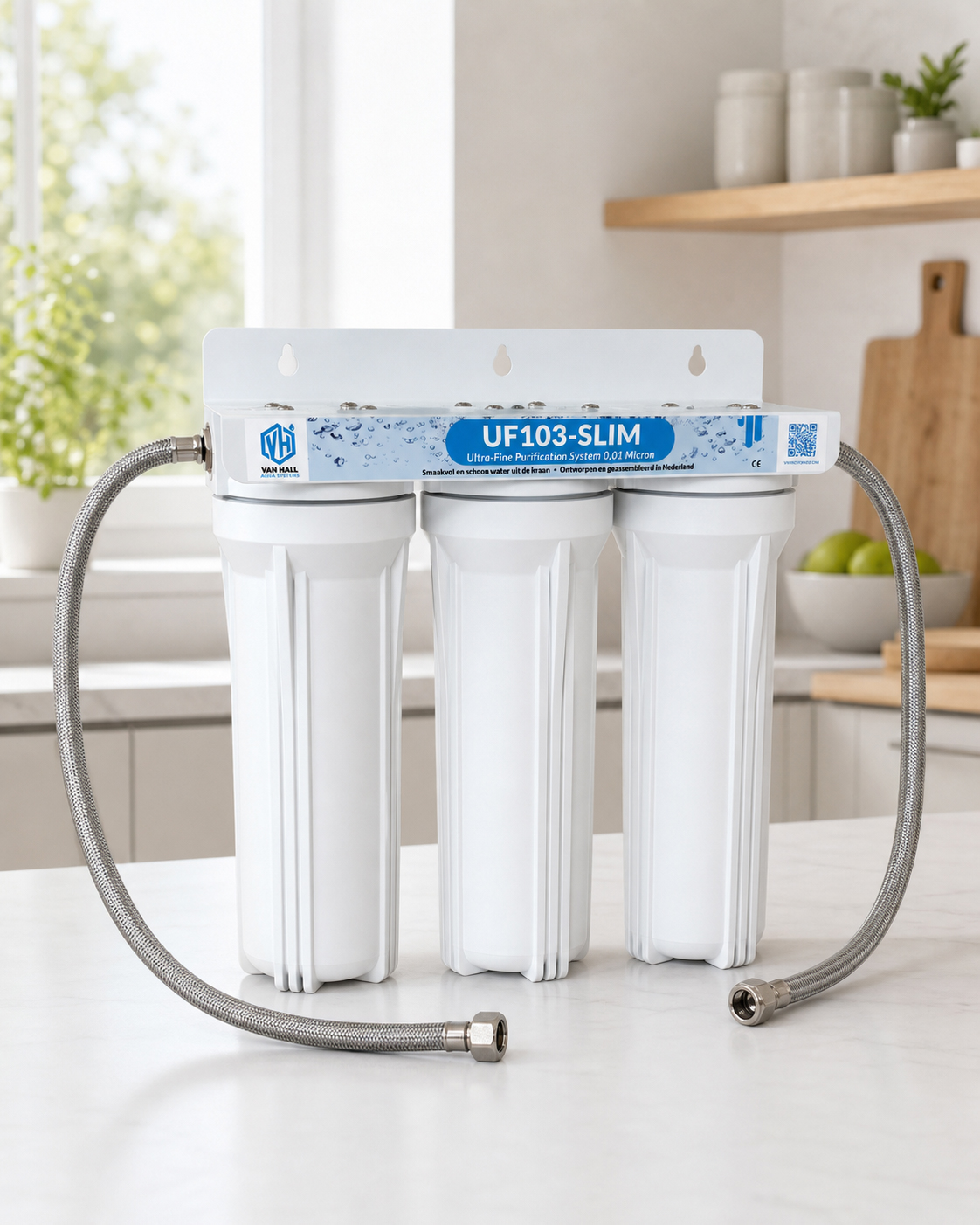 Van Hall Innovations UF103-SLIM waterfilter in een moderne keukenomgeving voor dagelijks thuisgebruik
